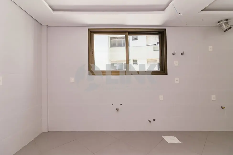 Apartamento com 3 quartos à venda, 169m2 em Petrópolis, Porto Alegre - RS - imagem 9 Foto 9 de Apartamento com 3 quartos à venda, 169m2 em Petrópolis, Porto Alegre - RS