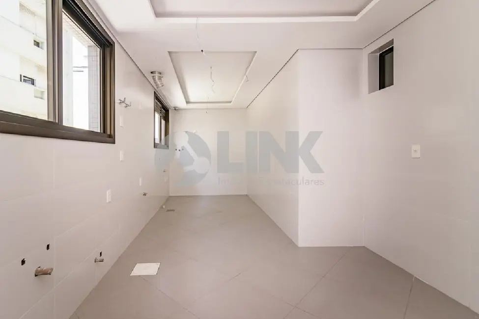 Apartamento com 3 quartos à venda, 169m2 em Petrópolis, Porto Alegre - RS - imagem 8 Foto 8 de Apartamento com 3 quartos à venda, 169m2 em Petrópolis, Porto Alegre - RS