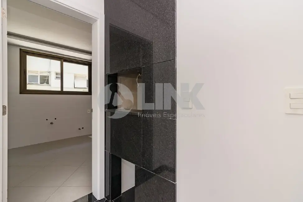 Apartamento com 3 quartos à venda, 169m2 em Petrópolis, Porto Alegre - RS - imagem 6 Foto 6 de Apartamento com 3 quartos à venda, 169m2 em Petrópolis, Porto Alegre - RS