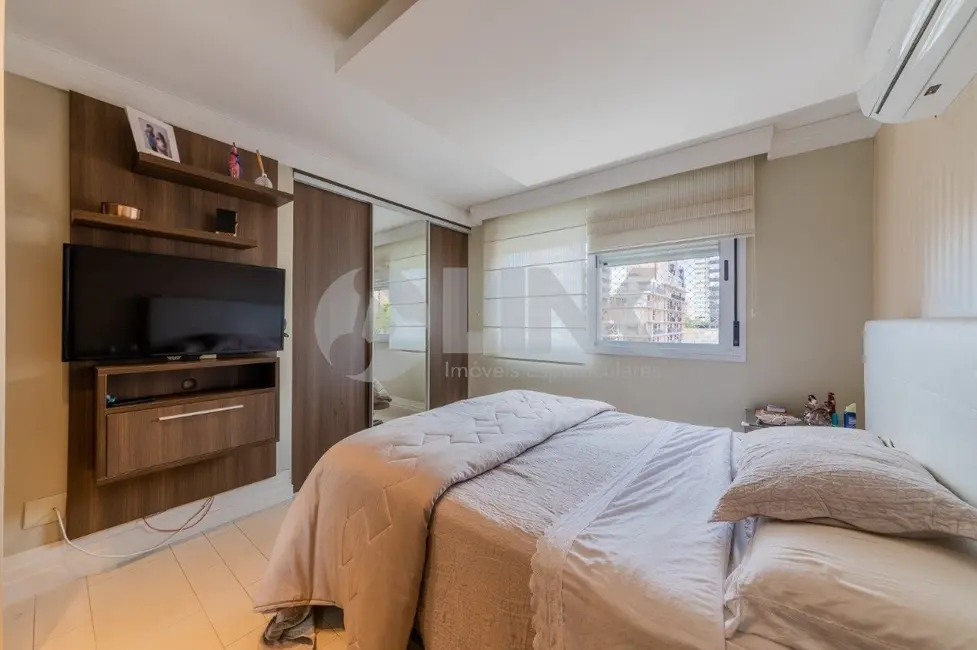 Apartamento com 3 quartos à venda, 128m2 em Mont Serrat, Porto Alegre - RS - imagem 8 Foto 8 de Apartamento com 3 quartos à venda, 128m2 em Mont Serrat, Porto Alegre - RS