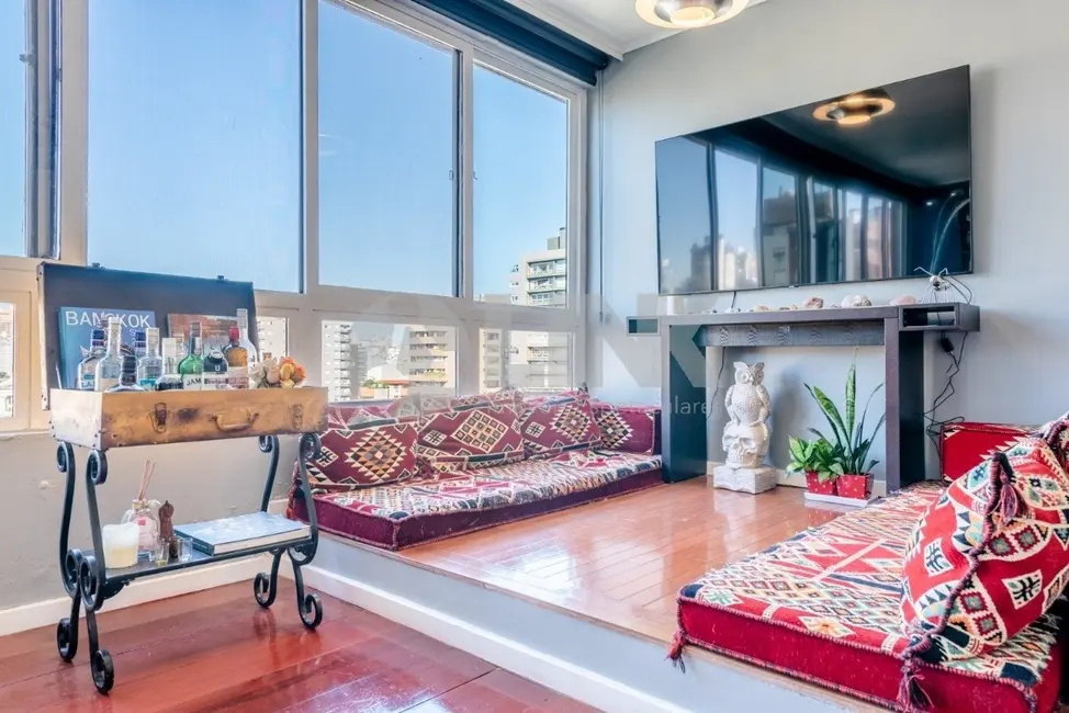 Apartamento com 4 quartos à venda, 231m2 em Moinhos de Vento, Porto Alegre - RS - imagem 7 Foto 7 de Apartamento com 4 quartos à venda, 231m2 em Moinhos de Vento, Porto Alegre - RS