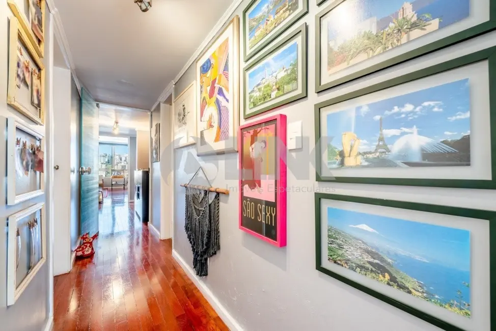 Apartamento com 4 quartos à venda, 231m2 em Moinhos de Vento, Porto Alegre - RS - imagem 8 Foto 8 de Apartamento com 4 quartos à venda, 231m2 em Moinhos de Vento, Porto Alegre - RS