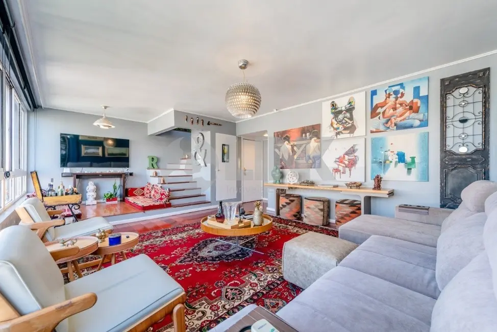 Apartamento com 4 quartos à venda, 231m2 em Moinhos de Vento, Porto Alegre - RS - imagem 3 Foto 3 de Apartamento com 4 quartos à venda, 231m2 em Moinhos de Vento, Porto Alegre - RS