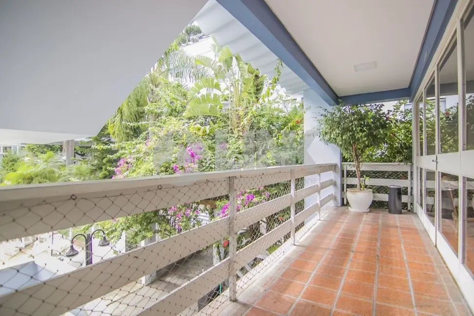 Apartamento com 3 quartos à venda, 77m2 em Passo da Areia, Porto Alegre - RS - imagem 3 Foto 3 de Apartamento com 3 quartos à venda, 77m2 em Passo da Areia, Porto Alegre - RS