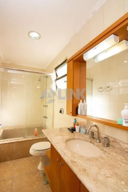 Apartamento com 3 quartos à venda, 232m2 em Petrópolis, Porto Alegre - RS - imagem 9 Foto 9 de Apartamento com 3 quartos à venda, 232m2 em Petrópolis, Porto Alegre - RS