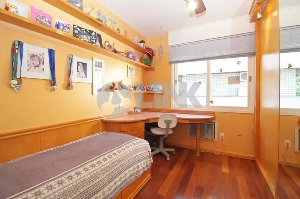 Apartamento com 3 quartos à venda, 232m2 em Petrópolis, Porto Alegre - RS - imagem 5 Foto 5 de Apartamento com 3 quartos à venda, 232m2 em Petrópolis, Porto Alegre - RS