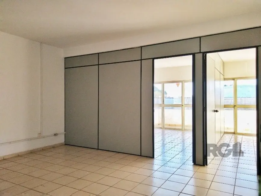 Armazém / Galpão à venda, 615m2 em Anchieta, Porto Alegre - RS - imagem 9 Foto 9 de Armazém / Galpão à venda, 615m2 em Anchieta, Porto Alegre - RS