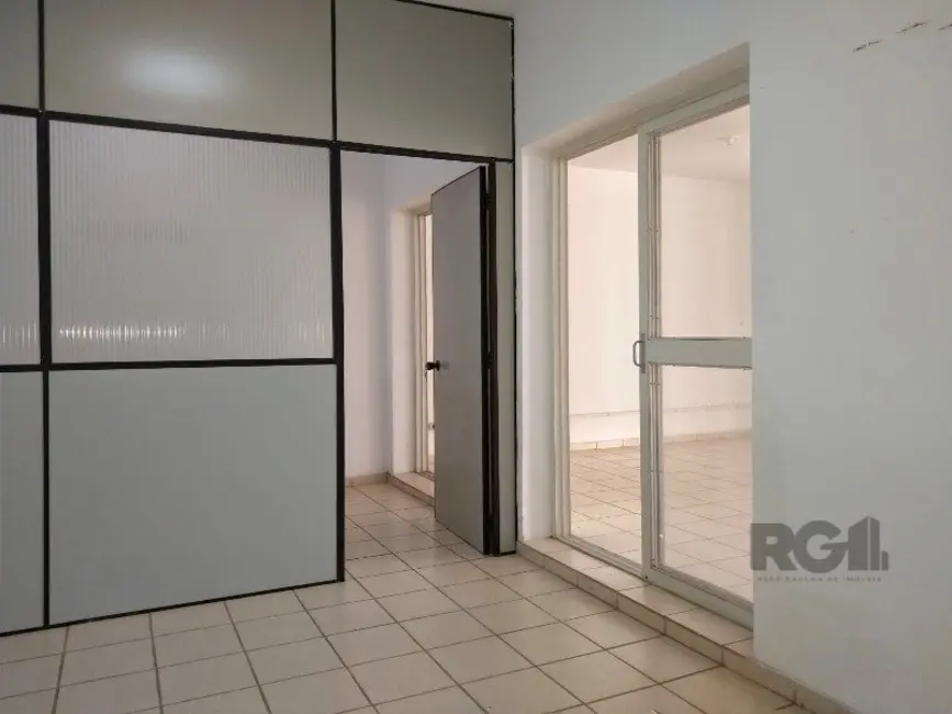 Armazém / Galpão à venda, 615m2 em Anchieta, Porto Alegre - RS - imagem 4 Foto 4 de Armazém / Galpão à venda, 615m2 em Anchieta, Porto Alegre - RS