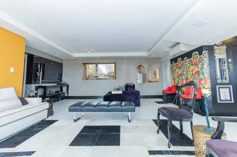 Apartamento com 3 quartos à venda, 133m2 em Moinhos de Vento, Porto Alegre - RS - imagem 9 Foto 9 de Apartamento com 3 quartos à venda, 133m2 em Moinhos de Vento, Porto Alegre - RS