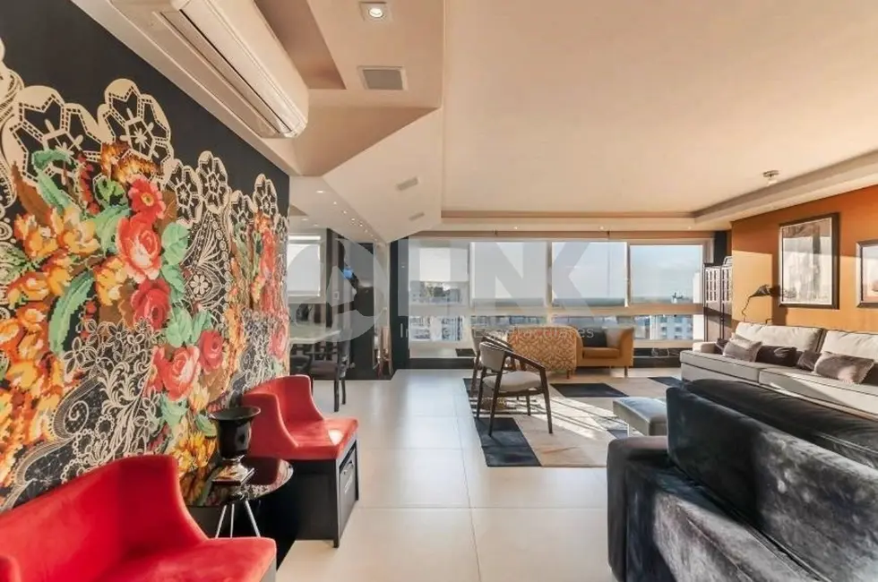 Apartamento com 3 quartos à venda, 133m2 em Moinhos de Vento, Porto Alegre - RS - imagem 6 Foto 6 de Apartamento com 3 quartos à venda, 133m2 em Moinhos de Vento, Porto Alegre - RS