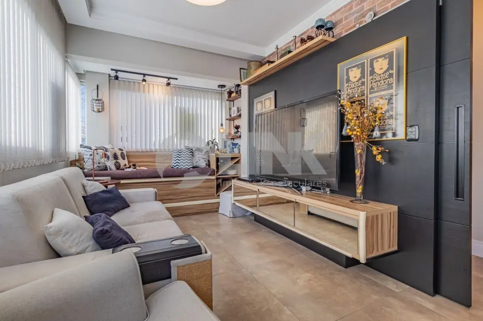 Foto 3 de Apartamento com 2 quartos à venda, 68m2 em Mont Serrat, Porto Alegre - RS