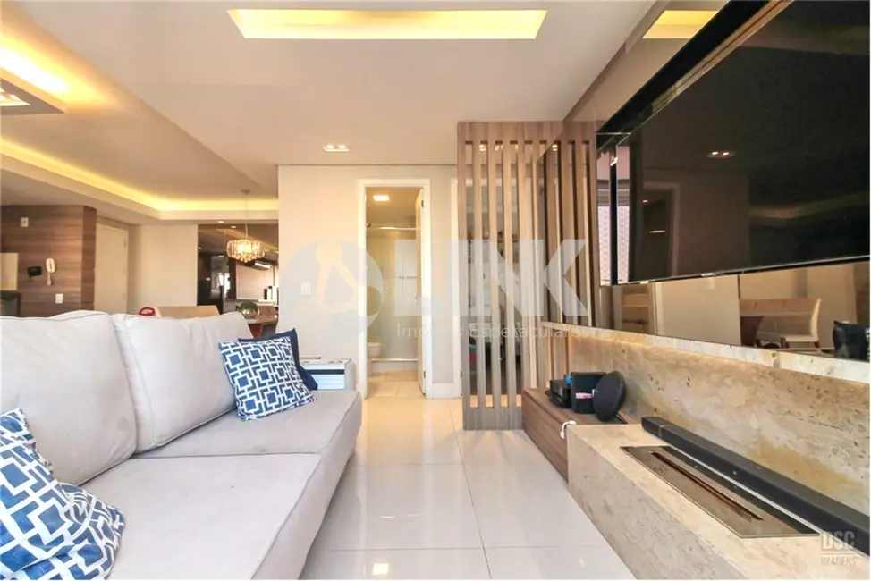 Foto 2 de Apartamento com 2 quartos à venda, 82m2 em Passo da Areia, Porto Alegre - RS
