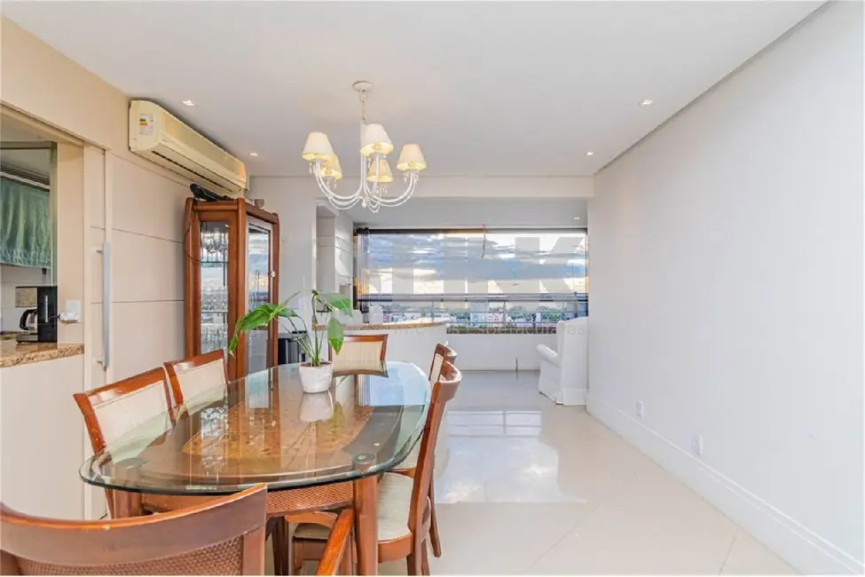 Apartamento com 3 quartos à venda, 126m2 em Menino Deus, Porto Alegre - RS - imagem 8 Foto 8 de Apartamento com 3 quartos à venda, 126m2 em Menino Deus, Porto Alegre - RS