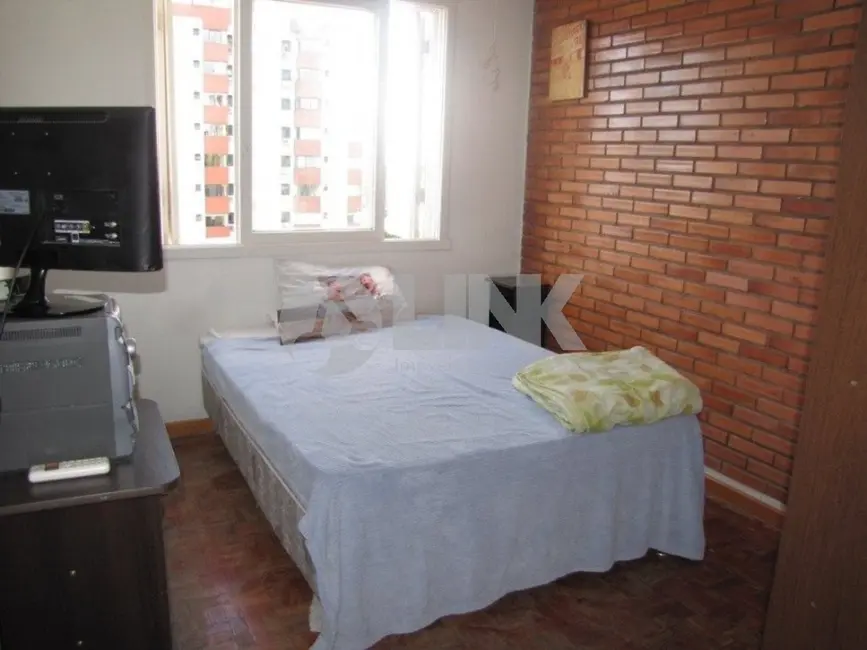 Apartamento com 3 quartos à venda, 87m2 em Menino Deus, Porto Alegre - RS - imagem 9 Foto 9 de Apartamento com 3 quartos à venda, 87m2 em Menino Deus, Porto Alegre - RS