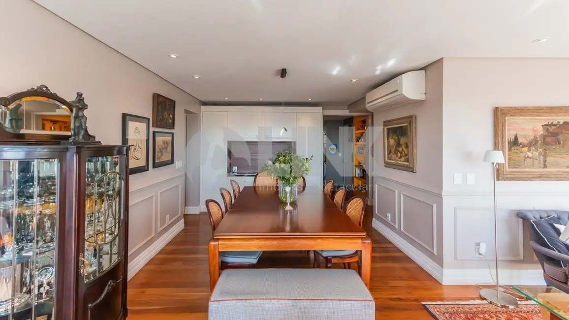 Apartamento com 3 quartos à venda, 120m2 em Moinhos de Vento, Porto Alegre - RS - imagem 6 Foto 6 de Apartamento com 3 quartos à venda, 120m2 em Moinhos de Vento, Porto Alegre - RS