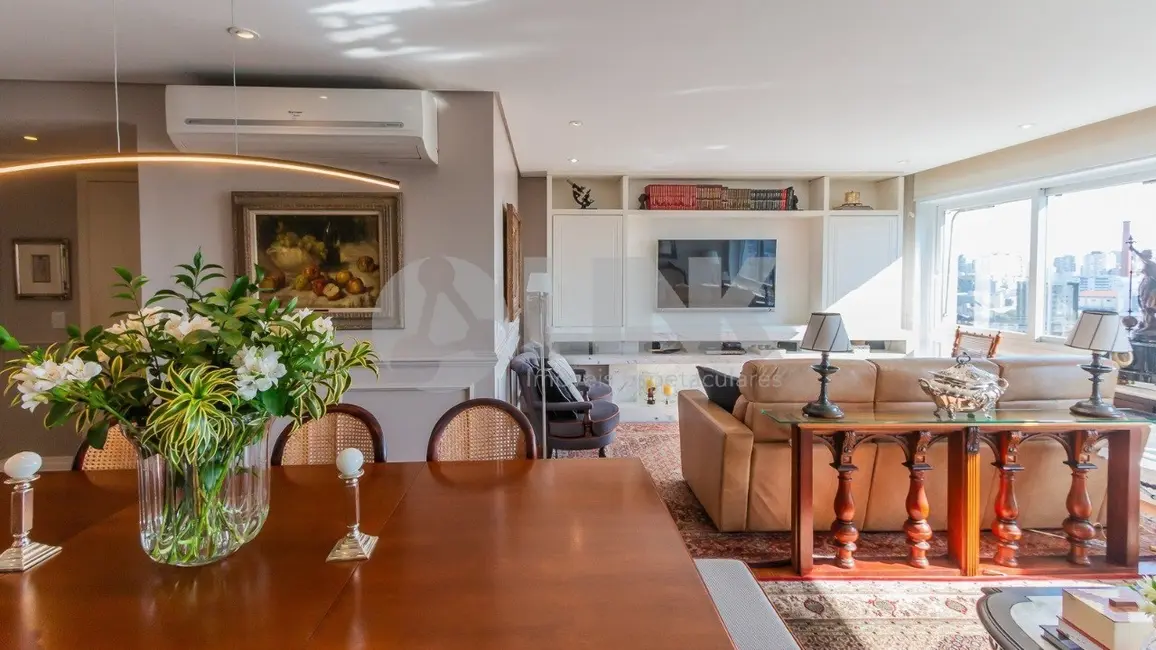 Apartamento com 3 quartos à venda, 120m2 em Moinhos de Vento, Porto Alegre - RS - imagem 4 Foto 4 de Apartamento com 3 quartos à venda, 120m2 em Moinhos de Vento, Porto Alegre - RS