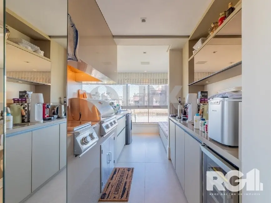 Apartamento com 3 quartos à venda, 246m2 em Moinhos de Vento, Porto Alegre - RS - imagem 9 Foto 9 de Apartamento com 3 quartos à venda, 246m2 em Moinhos de Vento, Porto Alegre - RS