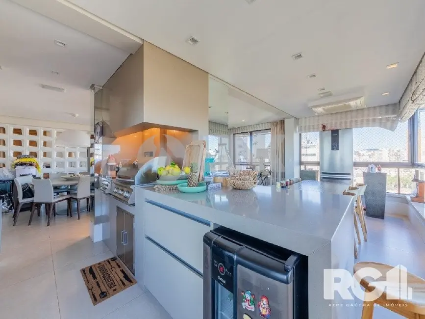 Apartamento com 3 quartos à venda, 246m2 em Moinhos de Vento, Porto Alegre - RS - imagem 8 Foto 8 de Apartamento com 3 quartos à venda, 246m2 em Moinhos de Vento, Porto Alegre - RS