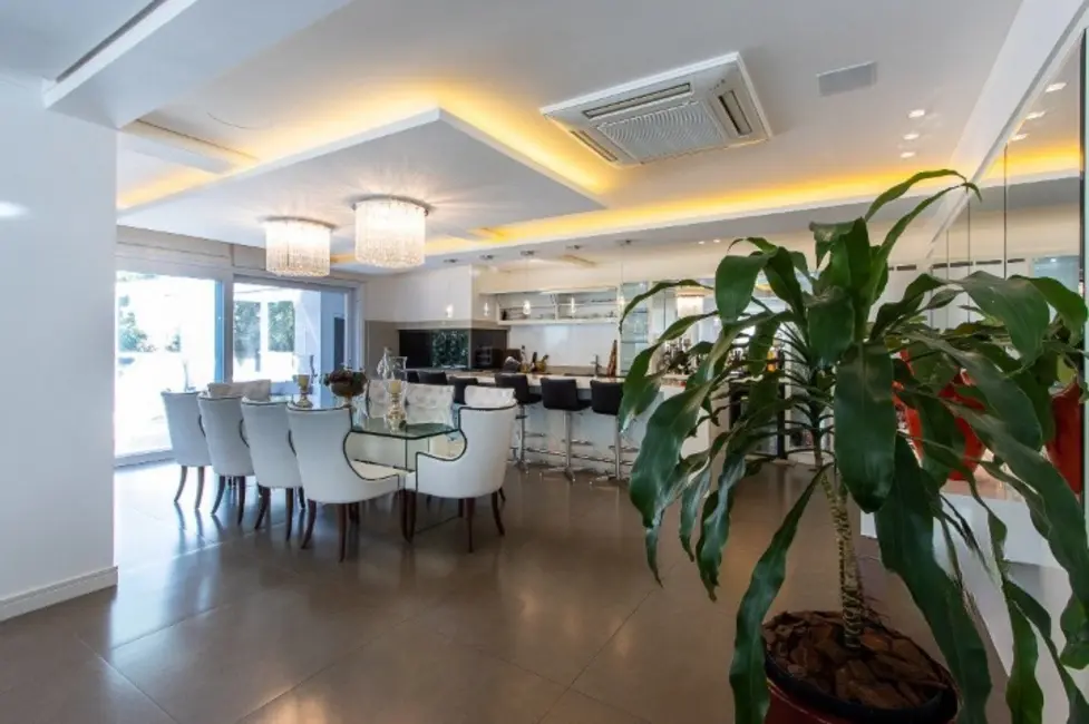 Casa de Condomínio com 5 quartos à venda, 458m2 em Pedra Redonda, Porto Alegre - RS - imagem 8 Foto 8 de Casa de Condomínio com 5 quartos à venda, 458m2 em Pedra Redonda, Porto Alegre - RS