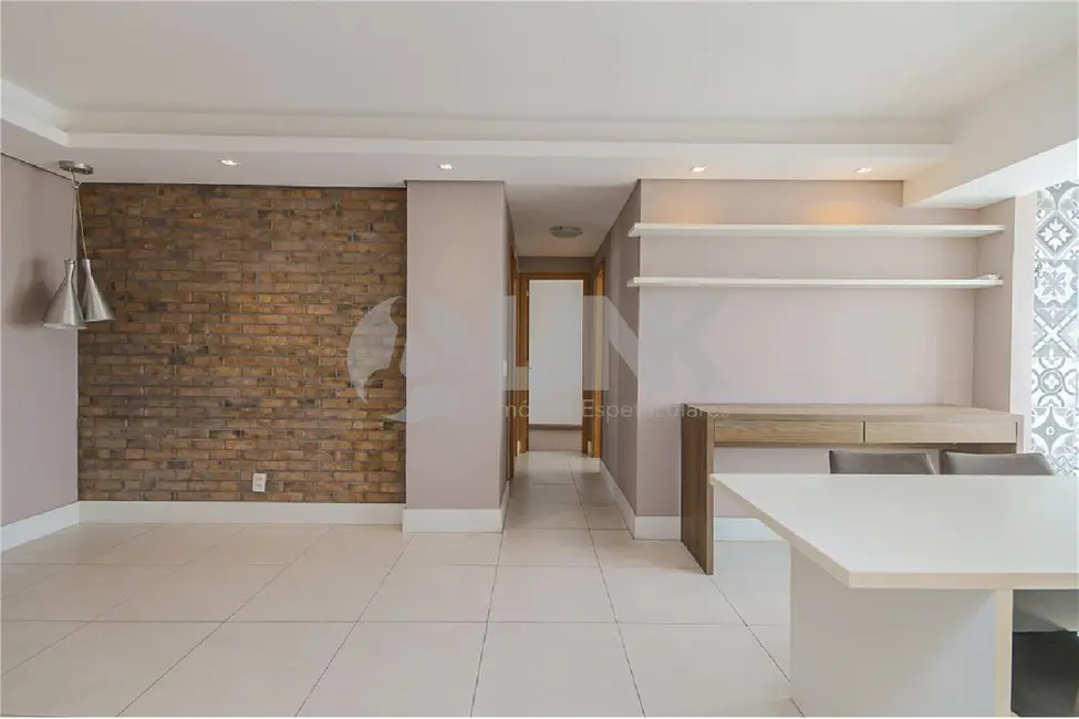 Apartamento com 3 quartos à venda, 82m2 em Passo da Areia, Porto Alegre - RS - imagem 7 Foto 7 de Apartamento com 3 quartos à venda, 82m2 em Passo da Areia, Porto Alegre - RS