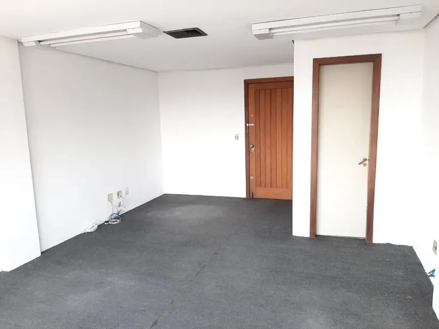Sala Comercial à venda, 31m2 em Higienópolis, Porto Alegre - RS - imagem 6 Foto 6 de Sala Comercial à venda, 31m2 em Higienópolis, Porto Alegre - RS