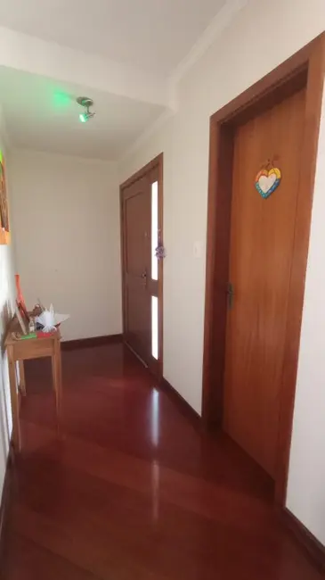 Casa com 3 quartos à venda, 220m2 em Espírito Santo, Porto Alegre - RS - imagem 3 Foto 3 de Casa com 3 quartos à venda, 220m2 em Espírito Santo, Porto Alegre - RS