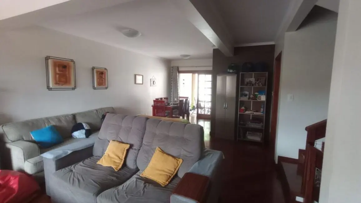Casa com 3 quartos à venda, 220m2 em Espírito Santo, Porto Alegre - RS - imagem 8 Foto 8 de Casa com 3 quartos à venda, 220m2 em Espírito Santo, Porto Alegre - RS