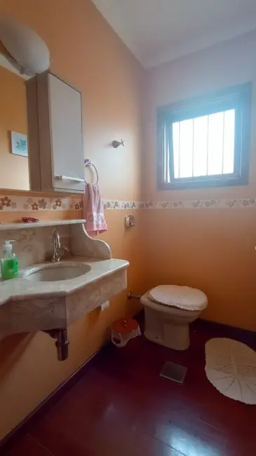 Casa com 3 quartos à venda, 220m2 em Espírito Santo, Porto Alegre - RS - imagem 4 Foto 4 de Casa com 3 quartos à venda, 220m2 em Espírito Santo, Porto Alegre - RS
