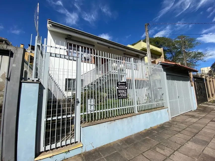 Foto 2 de Casa com 3 quartos à venda, 289m2 em Passo da Areia, Porto Alegre - RS