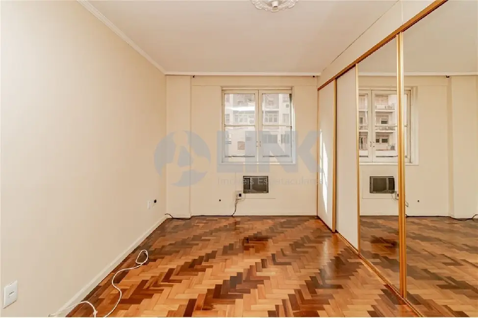 Apartamento com 2 quartos à venda, 115m2 em Centro Histórico, Porto Alegre - RS - imagem 9 Foto 9 de Apartamento com 2 quartos à venda, 115m2 em Centro Histórico, Porto Alegre - RS
