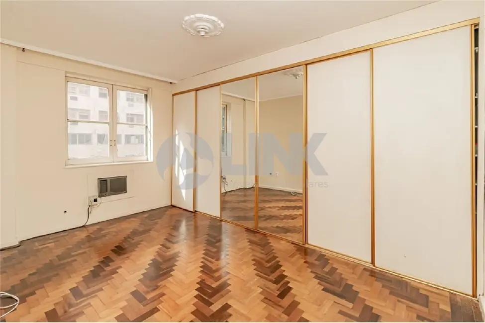 Apartamento com 2 quartos à venda, 115m2 em Centro Histórico, Porto Alegre - RS - imagem 8 Foto 8 de Apartamento com 2 quartos à venda, 115m2 em Centro Histórico, Porto Alegre - RS