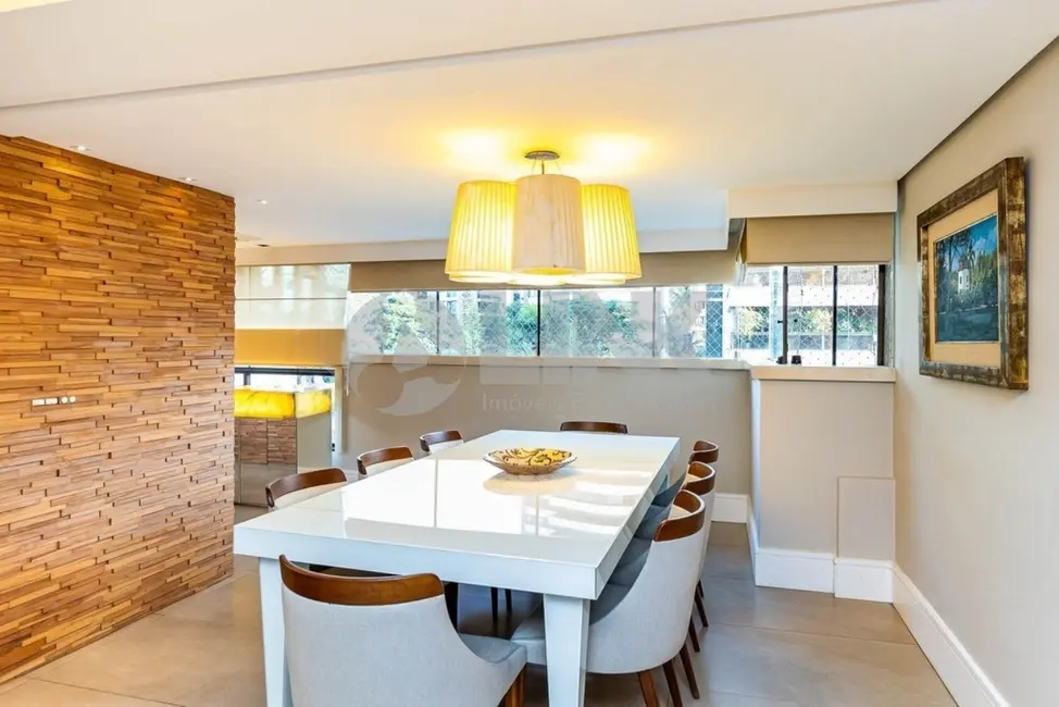 Apartamento com 3 quartos à venda, 162m2 em Moinhos de Vento, Porto Alegre - RS - imagem 6 Foto 6 de Apartamento com 3 quartos à venda, 162m2 em Moinhos de Vento, Porto Alegre - RS
