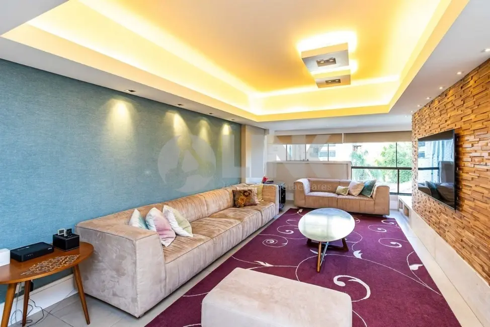 Apartamento com 3 quartos à venda, 162m2 em Moinhos de Vento, Porto Alegre - RS - imagem 5 Foto 5 de Apartamento com 3 quartos à venda, 162m2 em Moinhos de Vento, Porto Alegre - RS