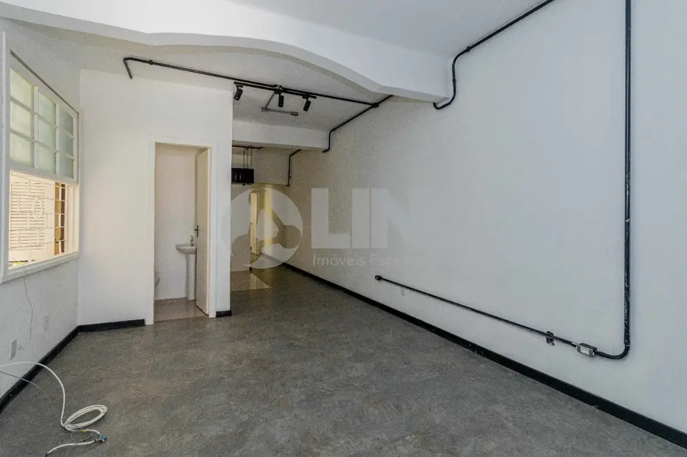 Apartamento com 2 quartos à venda, 46m2 em Santo Antônio, Porto Alegre - RS - imagem 3 Foto 3 de Apartamento com 2 quartos à venda, 46m2 em Santo Antônio, Porto Alegre - RS