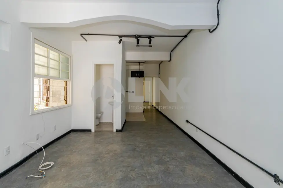 Foto 2 de Apartamento com 2 quartos à venda, 46m2 em Santo Antônio, Porto Alegre - RS