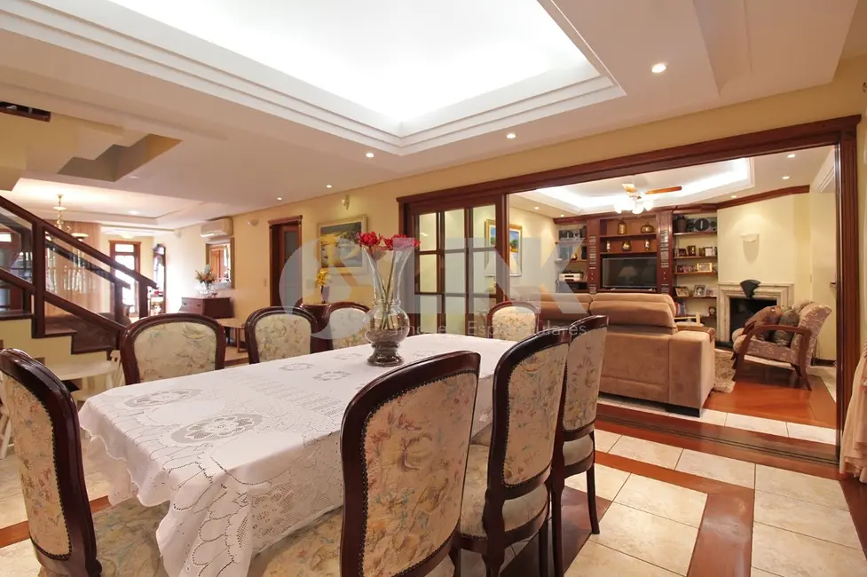 Casa com 4 quartos à venda, 381m2 em Chácara das Pedras, Porto Alegre - RS - imagem 6 Foto 6 de Casa com 4 quartos à venda, 381m2 em Chácara das Pedras, Porto Alegre - RS