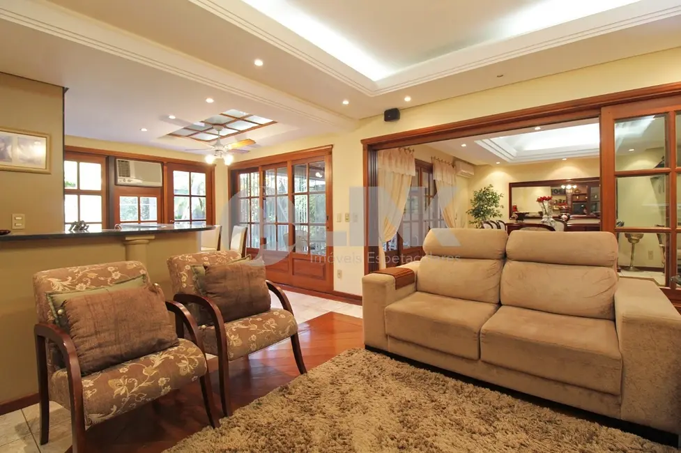 Casa com 4 quartos à venda, 381m2 em Chácara das Pedras, Porto Alegre - RS - imagem 7 Foto 7 de Casa com 4 quartos à venda, 381m2 em Chácara das Pedras, Porto Alegre - RS