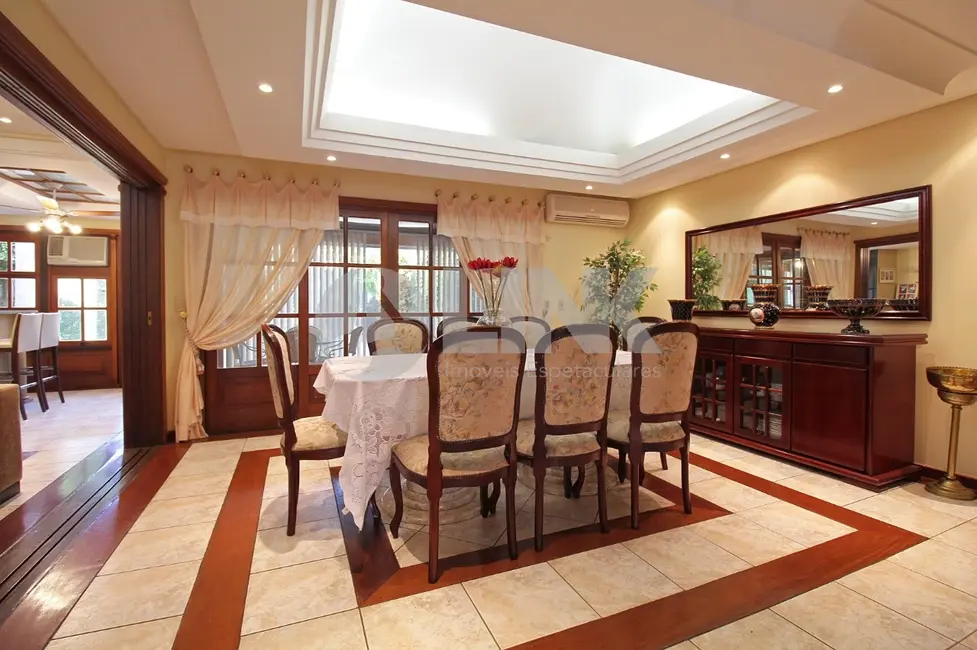 Casa com 4 quartos à venda, 381m2 em Chácara das Pedras, Porto Alegre - RS - imagem 5 Foto 5 de Casa com 4 quartos à venda, 381m2 em Chácara das Pedras, Porto Alegre - RS
