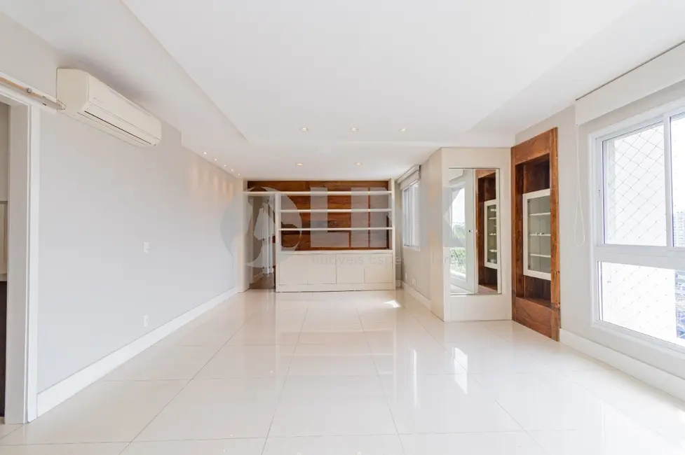 Apartamento com 3 quartos à venda, 107m2 em Boa Vista, Porto Alegre - RS - imagem 5 Foto 5 de Apartamento com 3 quartos à venda, 107m2 em Boa Vista, Porto Alegre - RS