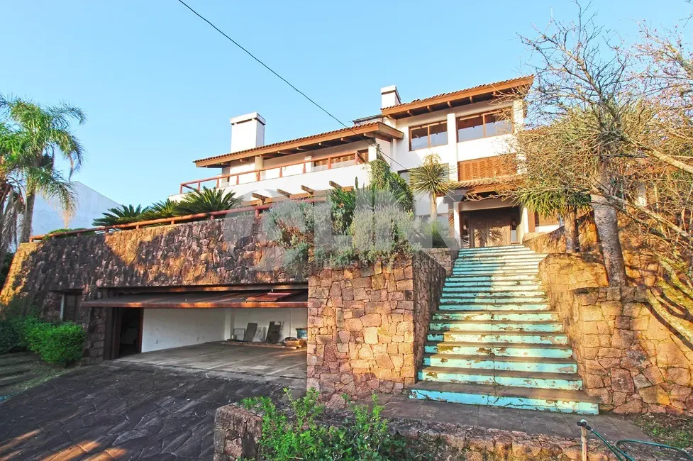 Casa com 4 quartos à venda, 600m2 em Teresópolis, Porto Alegre - RS - imagem 3 Foto 3 de Casa com 4 quartos à venda, 600m2 em Teresópolis, Porto Alegre - RS