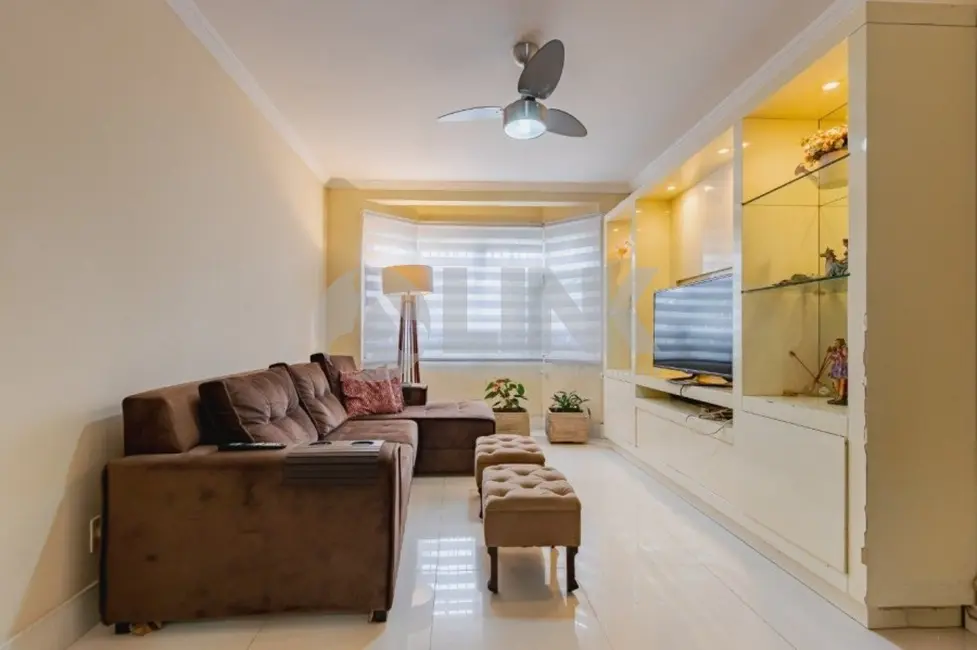 Casa com 3 quartos à venda, 231m2 em Jardim Itu, Porto Alegre - RS - imagem 4 Foto 4 de Casa com 3 quartos à venda, 231m2 em Jardim Itu, Porto Alegre - RS