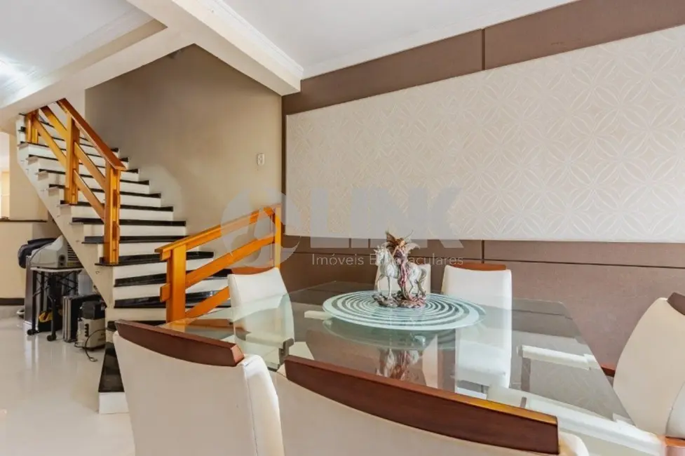 Casa com 3 quartos à venda, 231m2 em Jardim Itu, Porto Alegre - RS - imagem 3 Foto 3 de Casa com 3 quartos à venda, 231m2 em Jardim Itu, Porto Alegre - RS