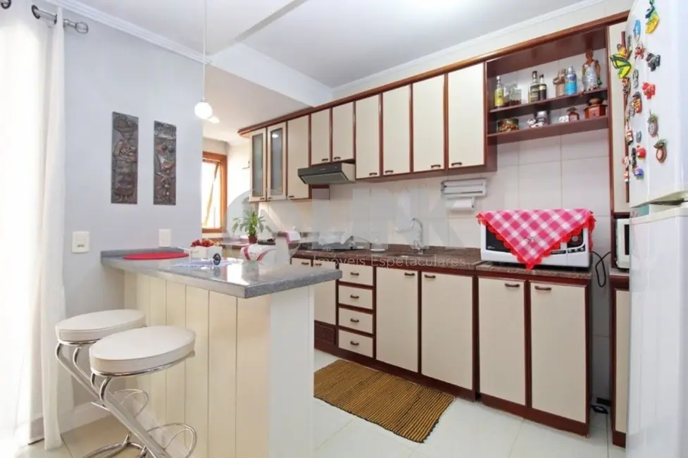 Foto 8 de Casa com 3 quartos à venda, 225m2 em Jardim Itu, Porto Alegre - RS