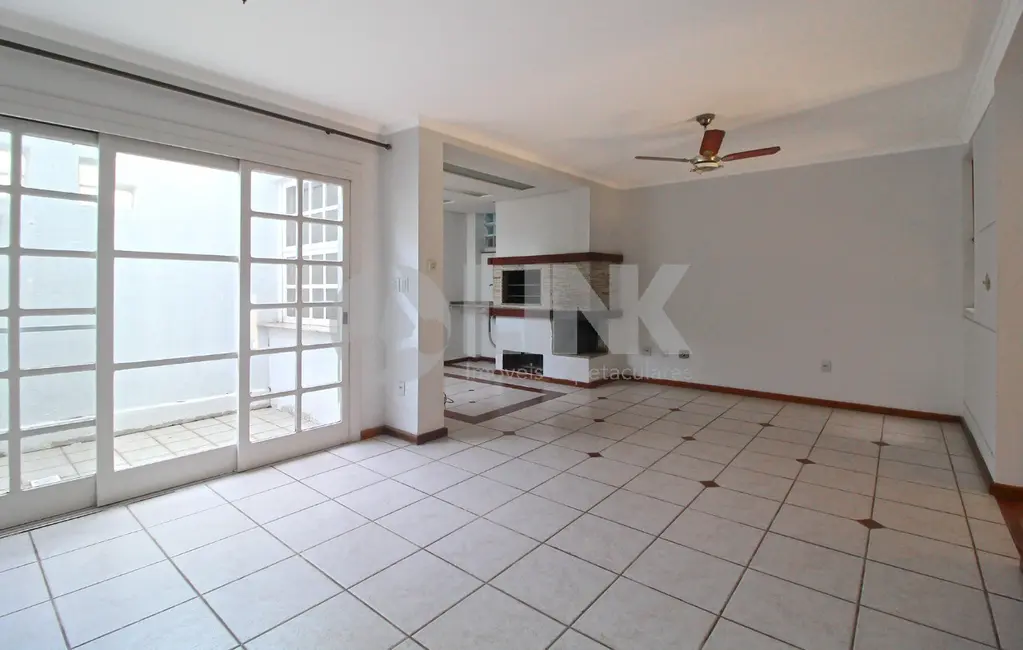 Foto 2 de Casa de Condomínio com 3 quartos à venda, 180m2 em Cristal, Porto Alegre - RS