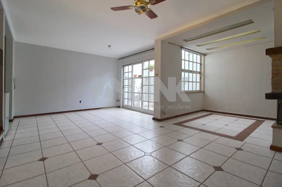 Foto 3 de Casa de Condomínio com 3 quartos à venda, 180m2 em Cristal, Porto Alegre - RS