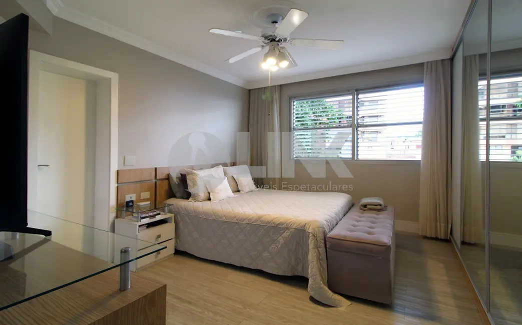 Apartamento com 3 quartos à venda, 165m2 em Menino Deus, Porto Alegre - RS - imagem 9 Foto 9 de Apartamento com 3 quartos à venda, 165m2 em Menino Deus, Porto Alegre - RS