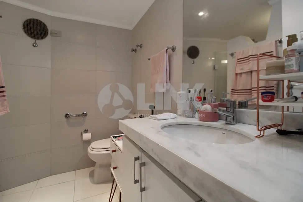 Apartamento com 3 quartos à venda, 165m2 em Menino Deus, Porto Alegre - RS - imagem 8 Foto 8 de Apartamento com 3 quartos à venda, 165m2 em Menino Deus, Porto Alegre - RS