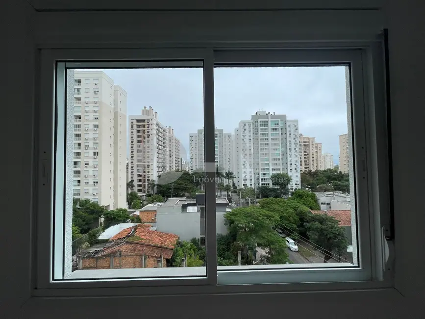 Foto 9 de Apartamento com 2 quartos à venda, 79m2 em Passo da Areia, Porto Alegre - RS