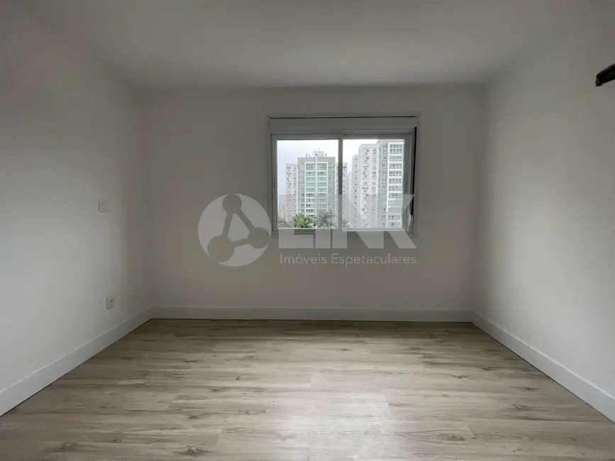 Foto 6 de Apartamento com 2 quartos à venda, 79m2 em Passo da Areia, Porto Alegre - RS