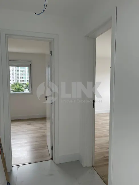 Foto 4 de Apartamento com 2 quartos à venda, 79m2 em Passo da Areia, Porto Alegre - RS